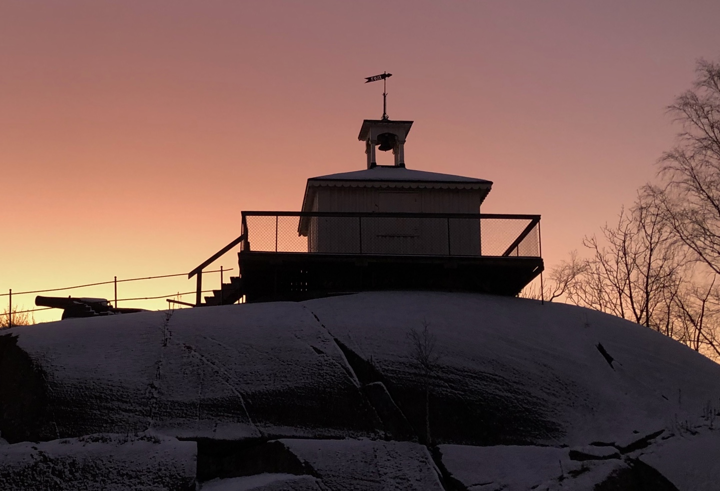 Brannvaktstårnet på Bøkkerfjellet i Larvik. Foto