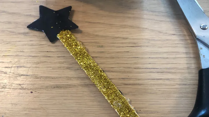 Sort Med Glitter I Gull