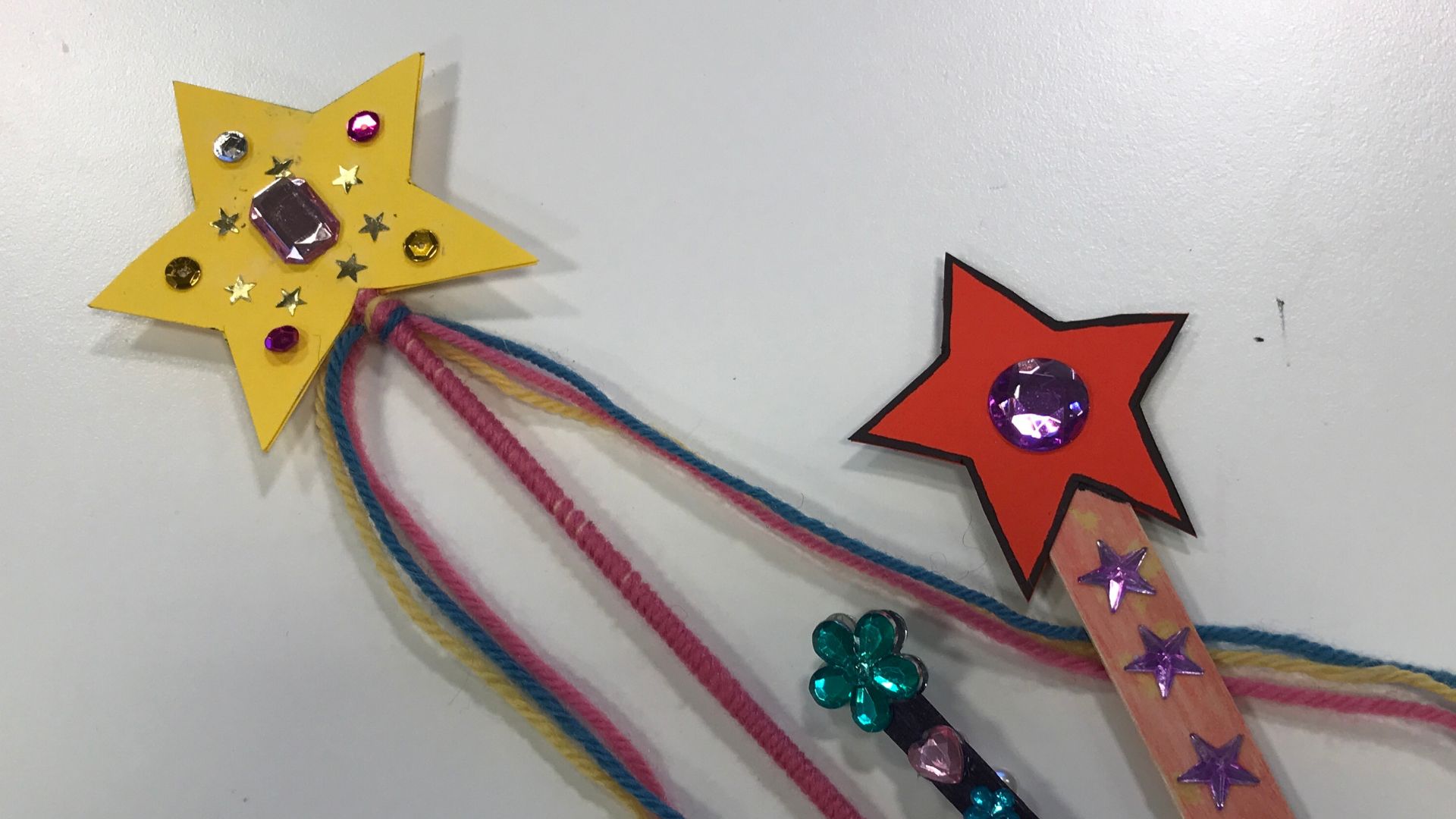 Vi lager tryllestaver!