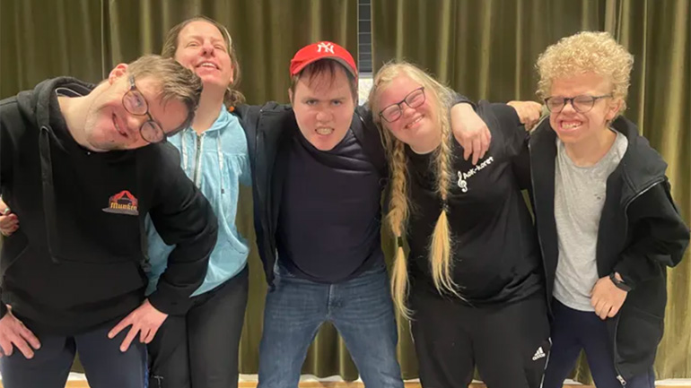 Endelig lørdag! "Teater for alle" opptrer