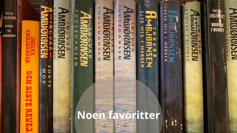 Foto av Ambjørnsen-bøker i en bokhylle.