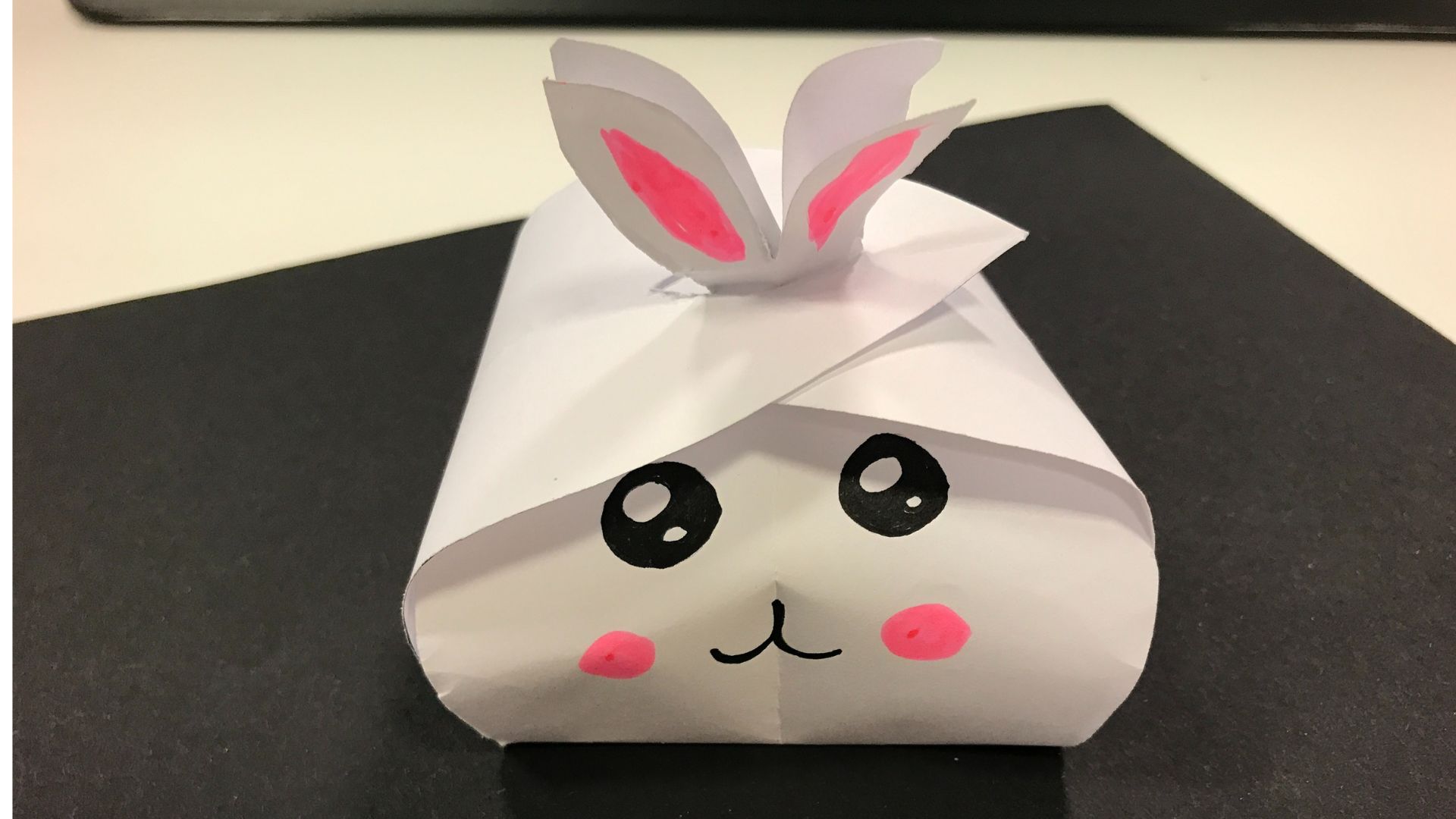 Endelig lørdag! Vi lager papirboks